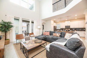 5BR Themed Home - Private Pool Prime Location